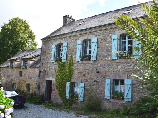 Moulin 7 Pièces + Maison 3 Pièces + Etang + 4,76 Hectares 56320 Meslan